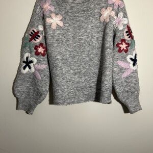 Floral Embroidered Gray Sweater